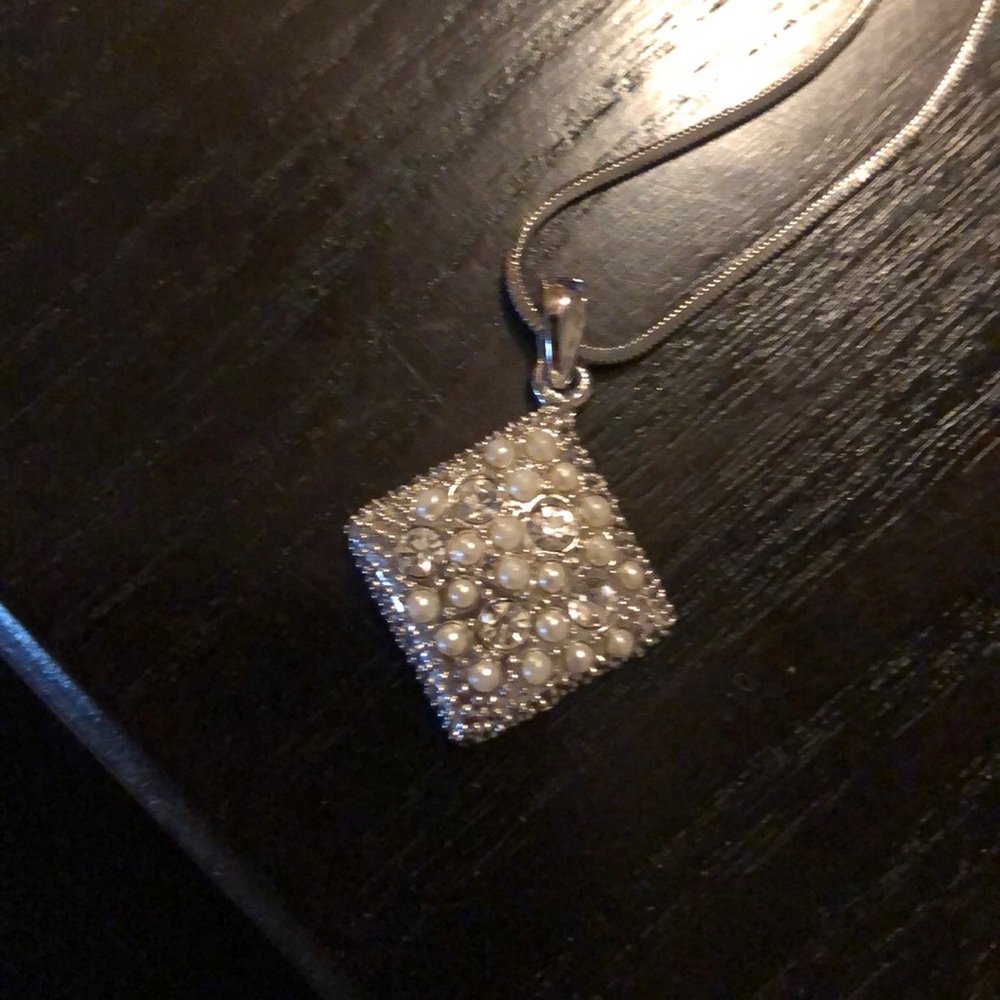 Silver Necklace with pearl and crystal accents